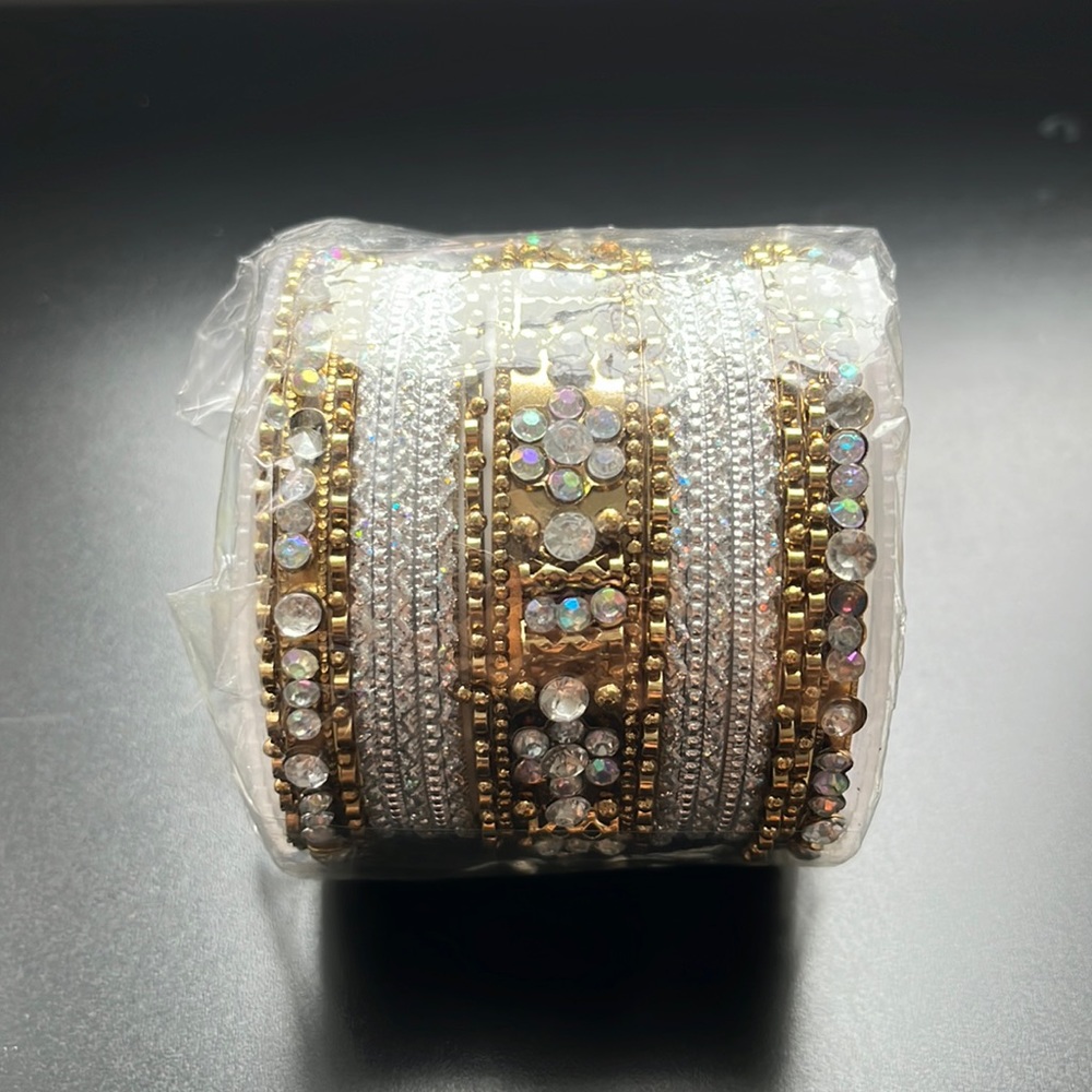 🔑🗝💎 Gold & Silver Bangles